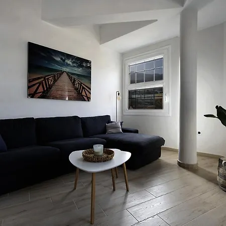 Atico Auditorio Centro 라오로타바